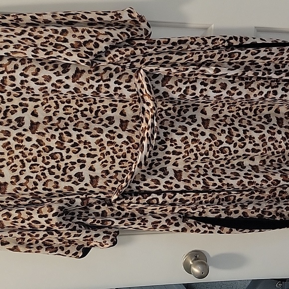 Chico's animal print Ruana. - Picture 6 of 6